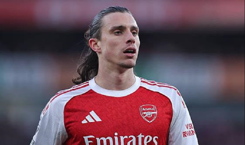 inter-milan-lo-nhip-voi-calafiori-arsenal-giu-chat-tru-cot-hang-thu
